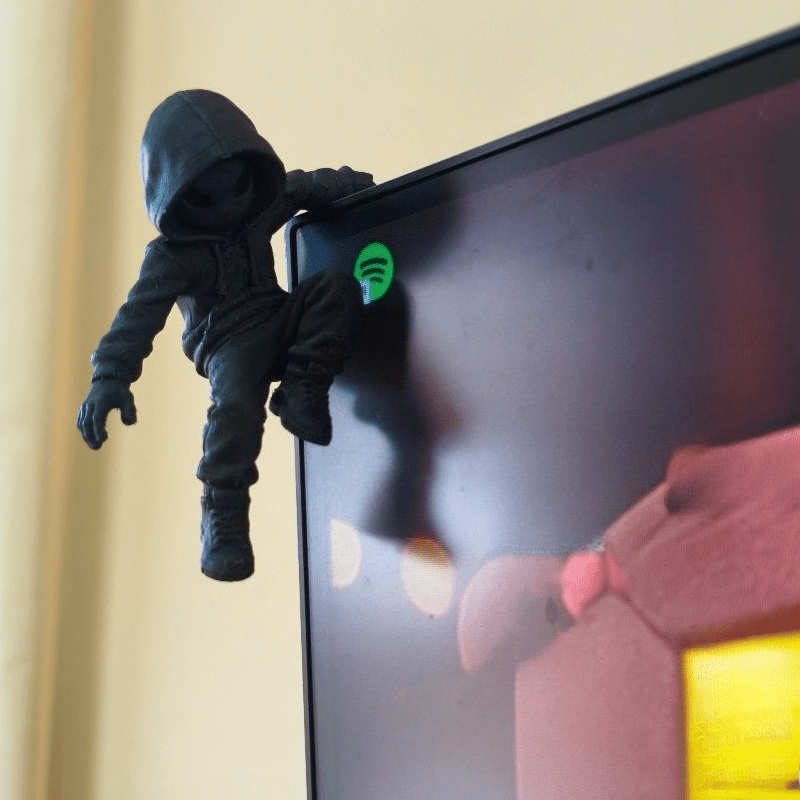 Patung Mini Alien Hoodie Climb - Retro Gaming Monitor ulasan dan harga